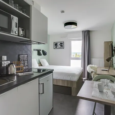 Aparthotel - - Massy Tgv