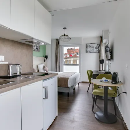 Aparthotel - - Massy Tgv