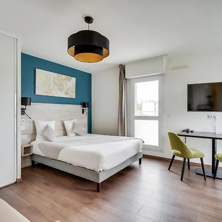 - - Massy Tgv Aparthotel Palaiseau