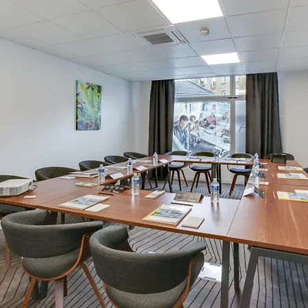 - - Massy Tgv Aparthotel Palaiseau