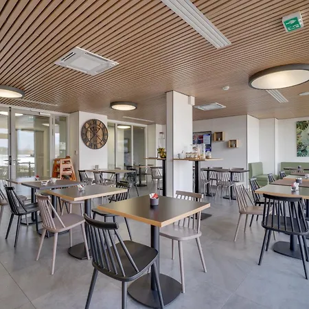 Aparthotel - - Massy Tgv