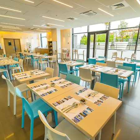 Aparthotel - - Massy Tgv