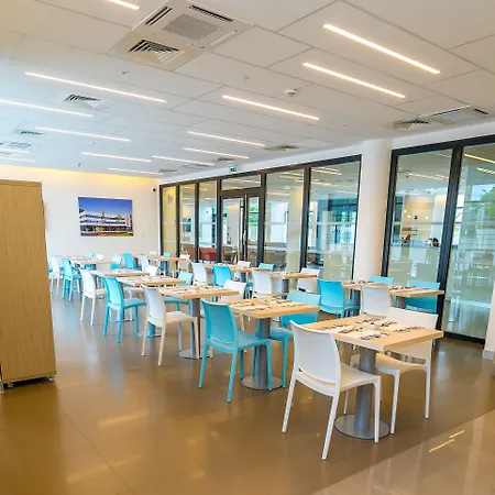 - - Massy Tgv Aparthotel