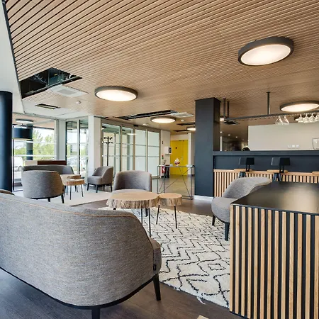 Aparthotel - - Massy Tgv