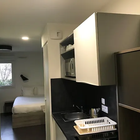 - - Massy Tgv Aparthotel