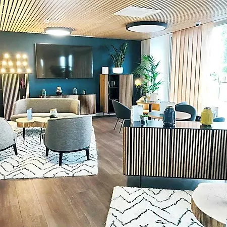 公寓式酒店 - - Massy Tgv 3*