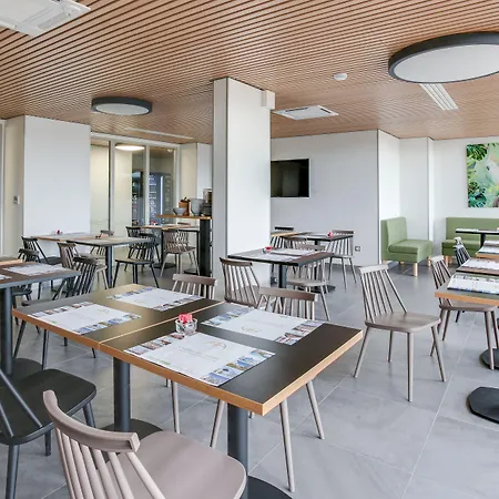 - - Massy Tgv Aparthotel 3*