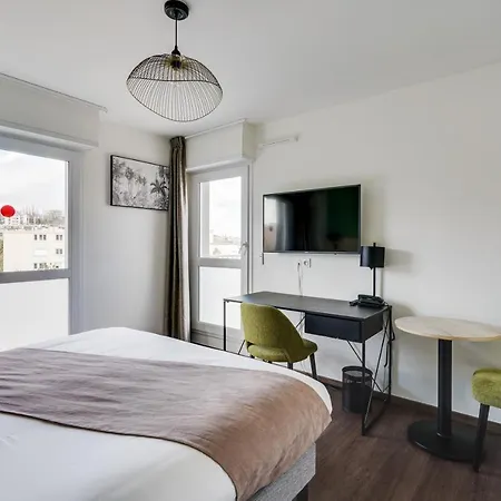 - - Massy Tgv Aparthotel 3*