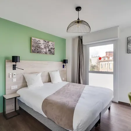 Aparthotel - - Massy Tgv 3*