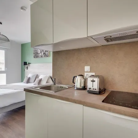 - - Massy Tgv Aparthotel 3*